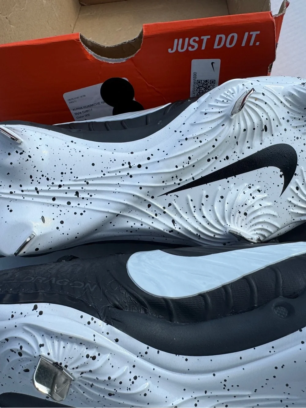Nike Alpha Huarache Men’s 8 New Damaged Box